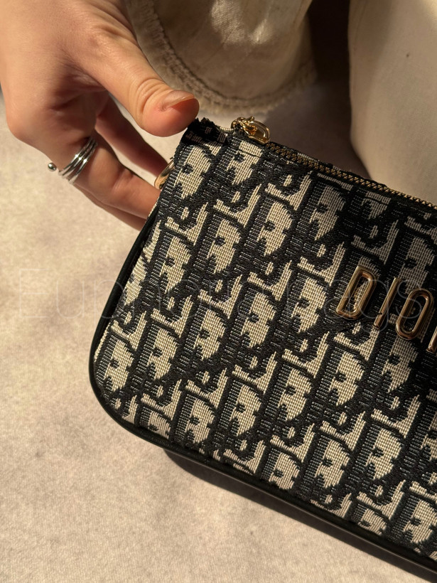کیف پاسپورتی دلدار کنفی دیور dior
